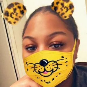 Meet your Posher, Gilayiah